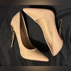 BellaMarie Manta Pointed Toe Faux Suede Pumps Gold Heel Accent Women’s Size 6